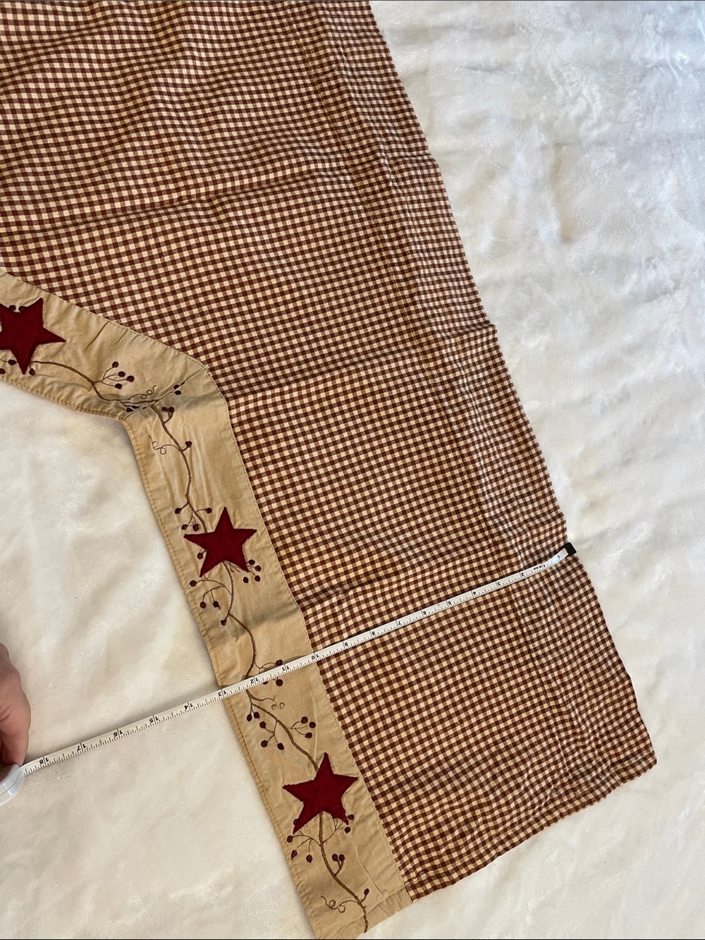 The Country House Collection Stars and Berries Country Swag - Picture 9 of 15